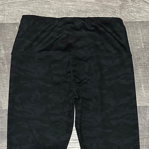 University Of Iowa Hawkeyes Black Camo 28” Legging Women Small S High Rise  NCAA - Picture 7 of 9